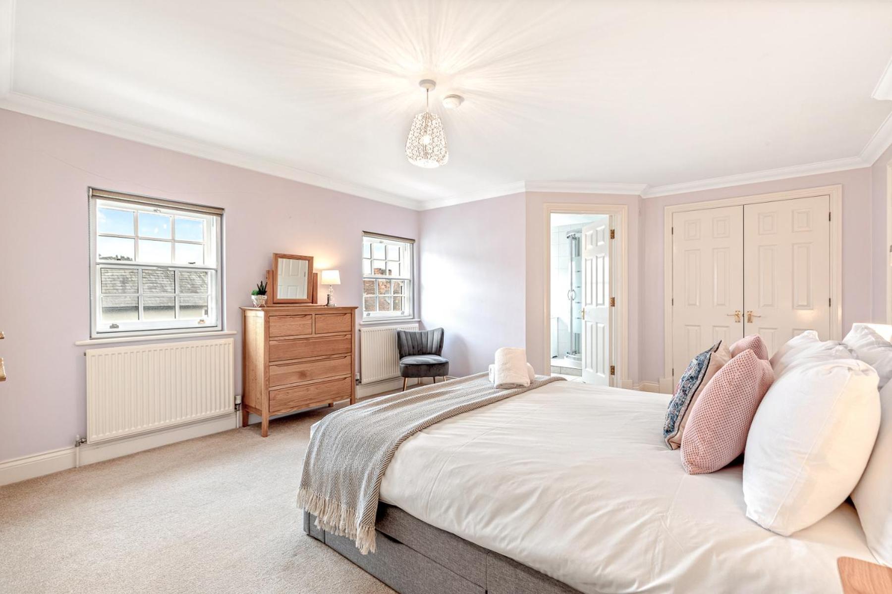 Olive Tale * Henley-on-Thames